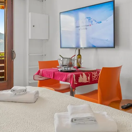Escapade Romantique Avec Vue, Balcon Et Parking Apartman *